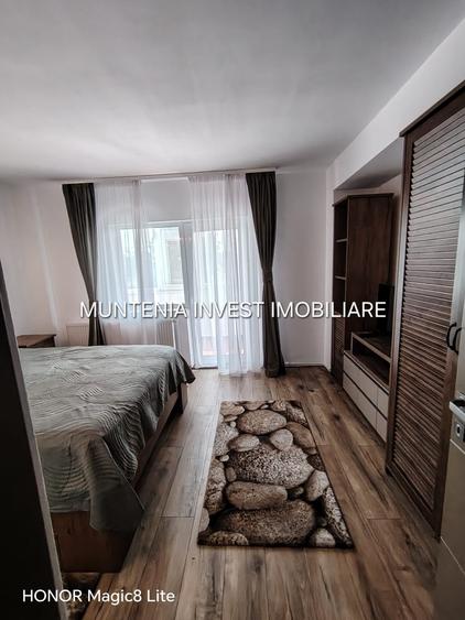 Apartament cu 3 camere decomandat în Teilor