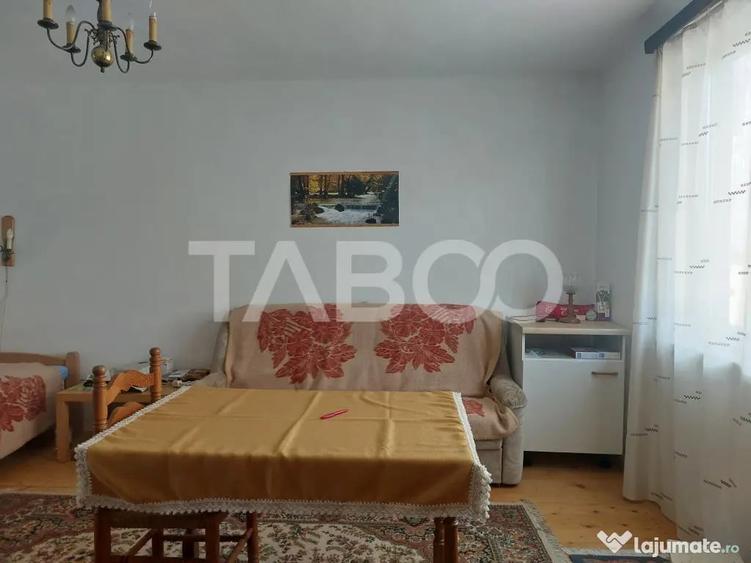 Casă cu 4 camere cu Teren 759 Mp în Central