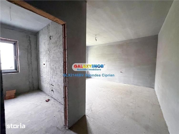 Casă cu 6 camere cu Teren 1077 Mp în Central