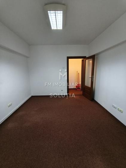 Apartament cu 3 camere decomandat în Republicii