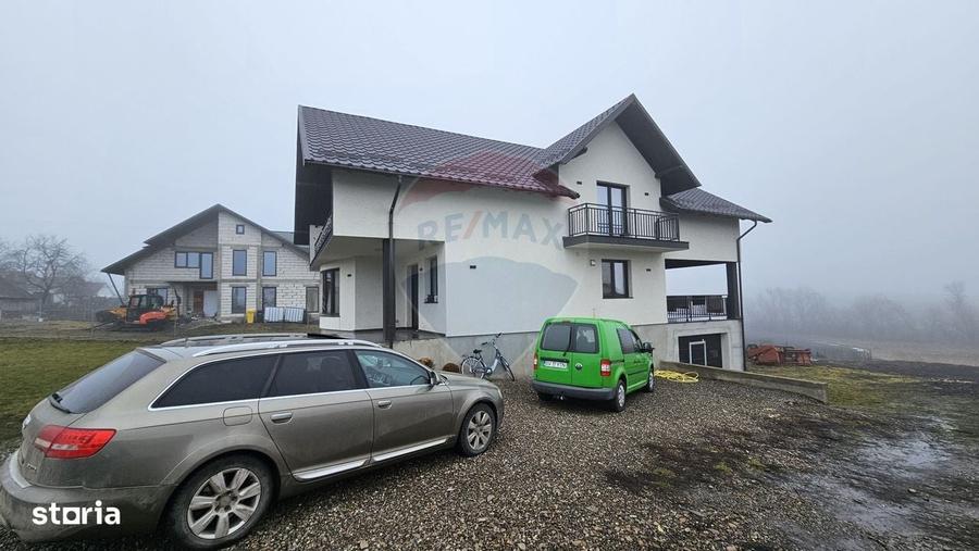 Casă cu 4 camere în Moara