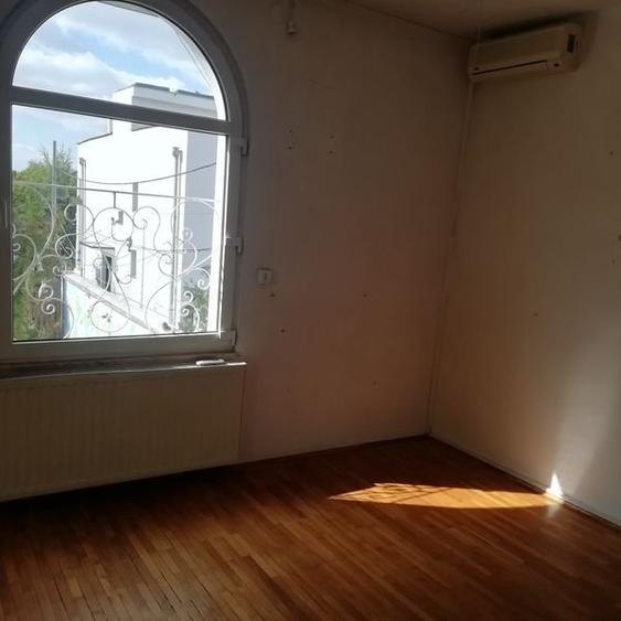 Casă cu 10 camere cu Canalizare în Băneasa