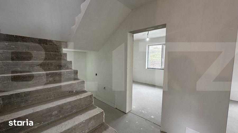 Casă cu 5 camere cu Teren 1000 Mp în Feleacu