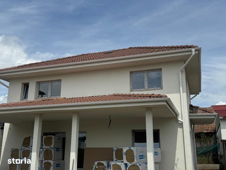Casă cu 4 camere cu Teren 310 Mp în Calea Dumbrăvii