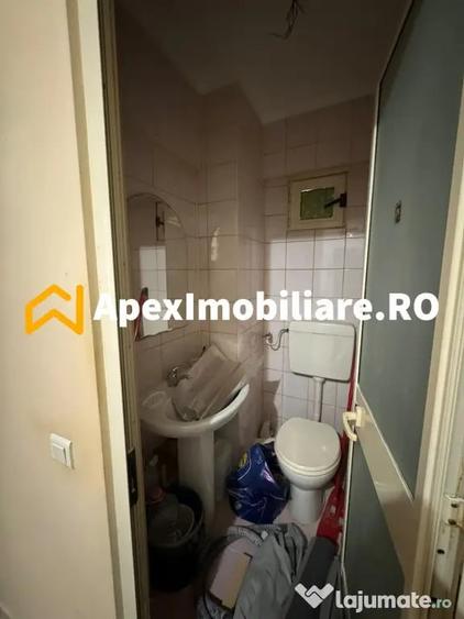 Apartament cu 3 camere decomandat în Valea Ialomiței