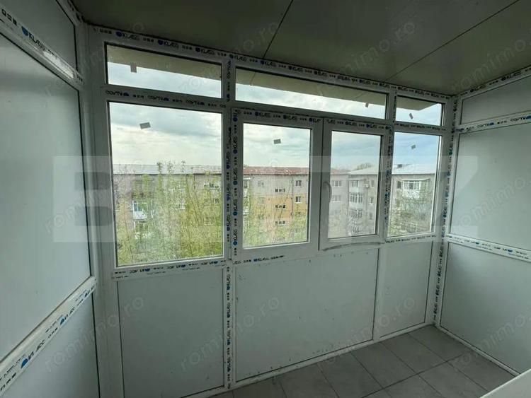 Apartament cu 2 camere semidecomandat în Rovine