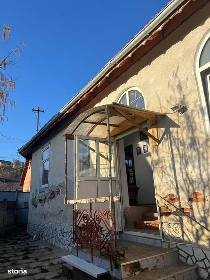 Casă cu 4 camere cu Canalizare în Central