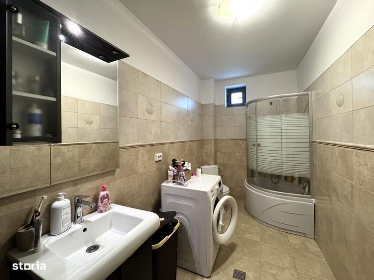 Casă cu 4 camere în Ostratu