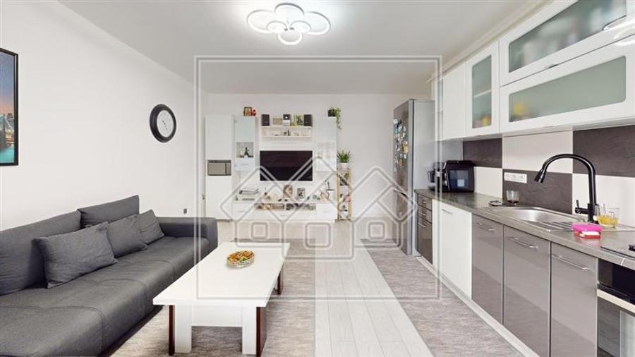 Apartament cu 3 camere decomandat în Turnișor