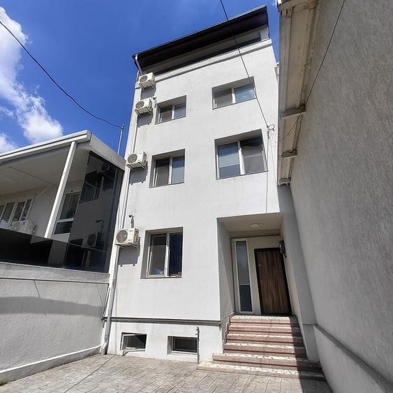 Apartament cu 2 camere semidecomandat în Tei