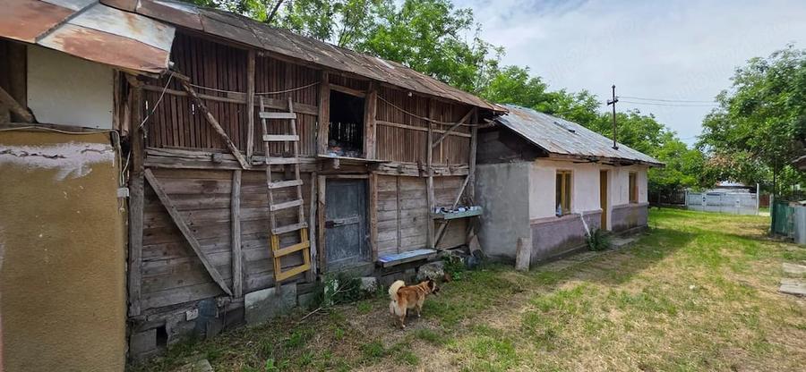 Casă cu 7 camere cu Teren 660 Mp în Corbii Mari