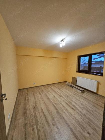 Casă cu 3 camere cu Teren 100 Mp în Granit