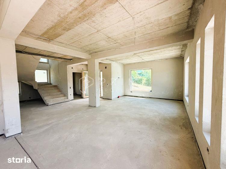 Casă cu 4 camere cu Teren 500 Mp în Corunca