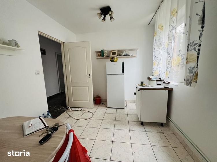 Apartament cu 3 camere decomandat în Giarmata