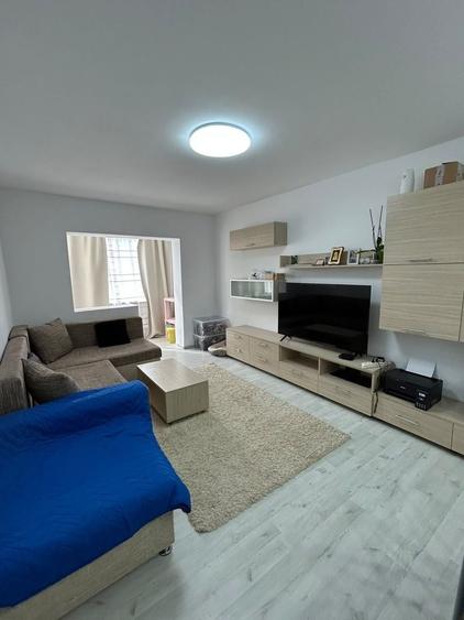 Apartament cu 4 camere decomandat, mobilat în Lipovei