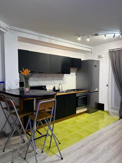 Apartament cu 2 camere semidecomandat, mobilat în Florești — fotografia 2