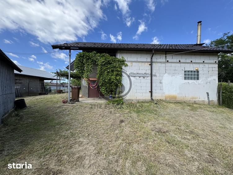 Casă cu 5 camere cu Teren 3117 Mp în Dumbrăvești