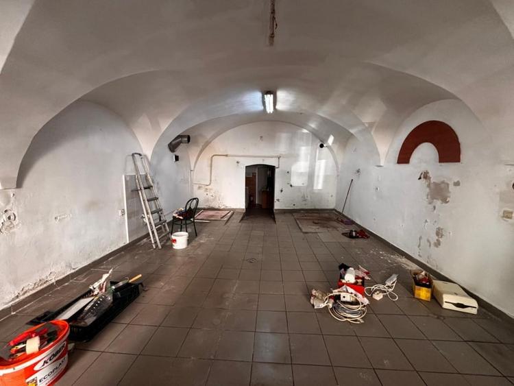 Spațiu comercial, de 90 mp, în Central