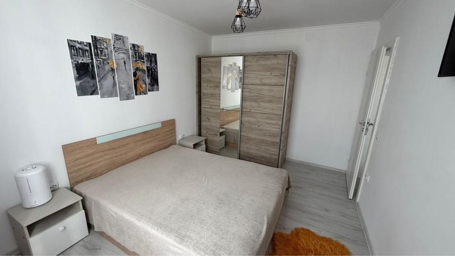 Apartament cu 2 camere decomandat în Micro 19