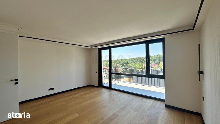 Apartament cu 4 camere în Central — fotografia 1