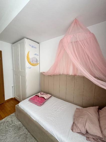 Apartament cu 3 camere semidecomandat, mobilat în Torontalului