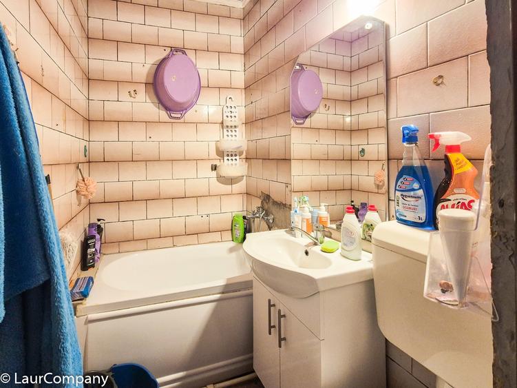Apartament cu 3 camere semidecomandat în Trivale