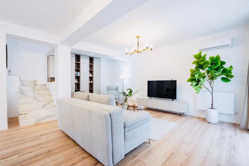 Duplex cu 4 camere cu Canalizare în 1 Decembrie
