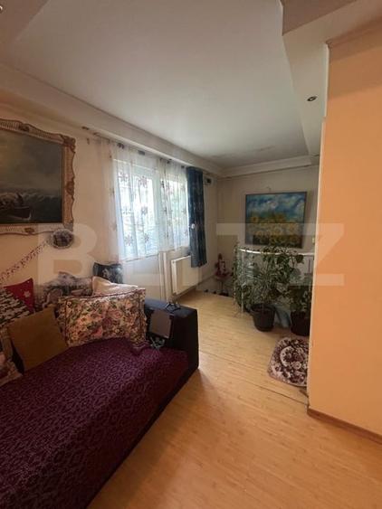Casă individuală cu 6 camere cu Canalizare în Micro 4