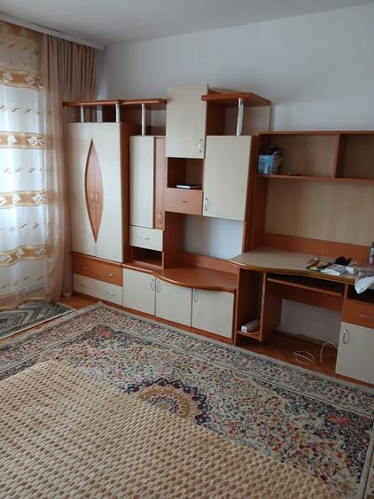 Garsonieră decomandată în Nicolina