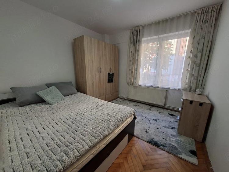 Apartament cu 3 camere decomandat în Tudor