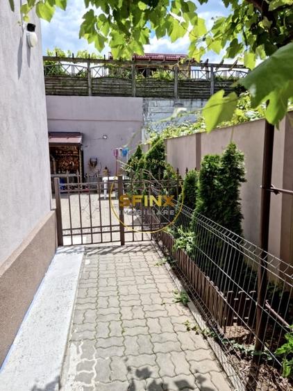 Casă individuală cu 7 camere cu Canalizare în Crângași