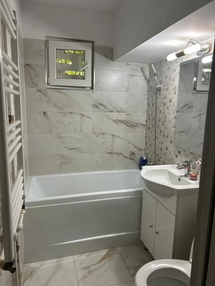 Apartament cu 2 camere semidecomandat în Berceni