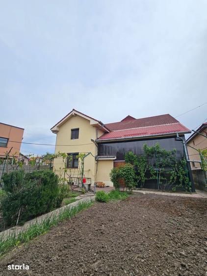 Casă cu 6 camere cu Teren 800 Mp în Calea București