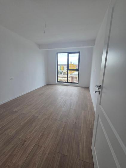 Casă cu 4 camere cu Canalizare în Central