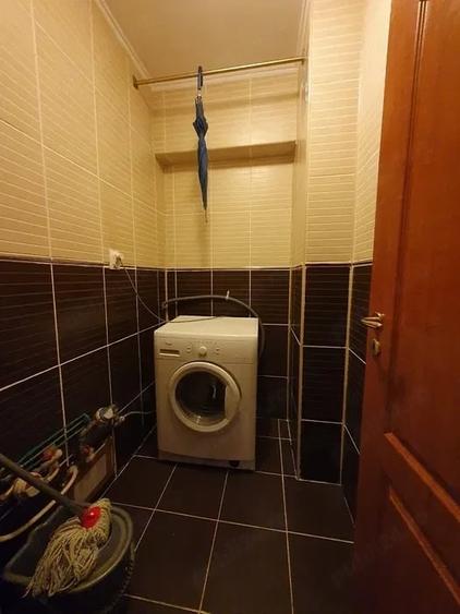 Apartament cu 3 camere semidecomandat în Olteniței