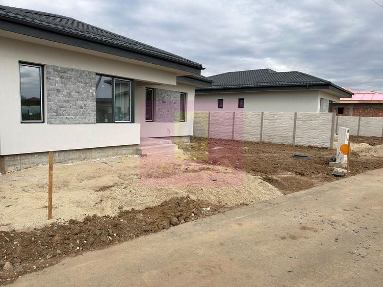Casă noua 4 camere, apă, canalizare, gaze, asfalt, Dragomiresti Vale - 3