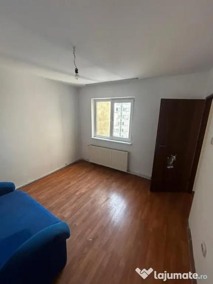 Apartament cu 3 camere decomandat în Gării