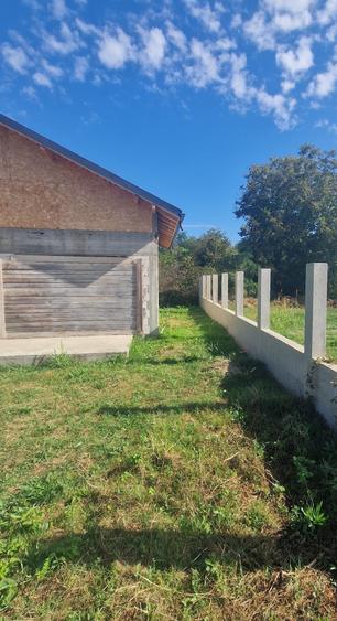 Casă individuală cu 5 camere cu Canalizare în Petrăchioaia