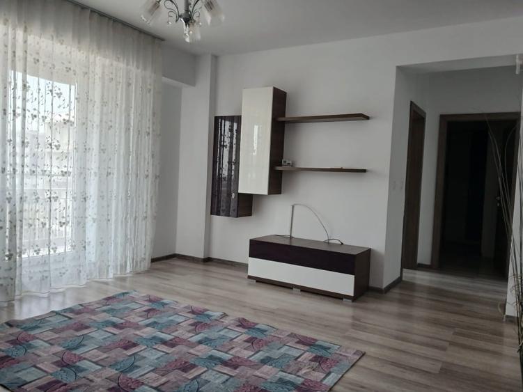 Apartament cu 2 camere semidecomandat în Berceni