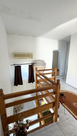 Casă individuală cu 4 camere cu Canalizare în Palazu Mare