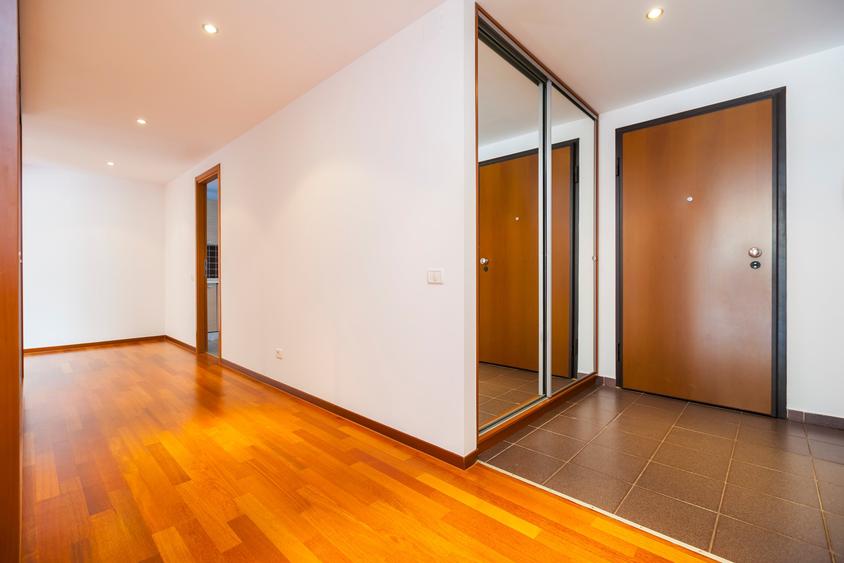 Apartament cu 3 camere decomandat în Nordului