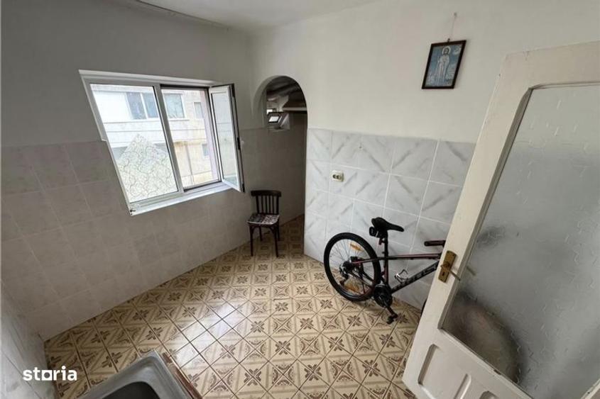 Apartament 3 camere, etaj 1, 80mp, decomandat, 2 balcoane, boxa - 6
