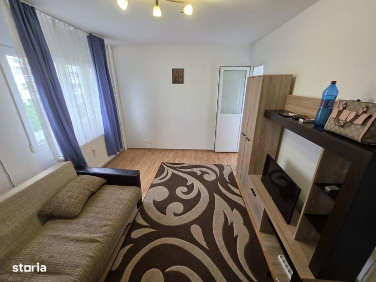 Apartament cu 2 camere decomandat în Baba Novac