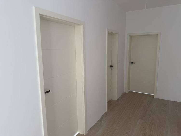 Casă cu 3 camere în Giroc