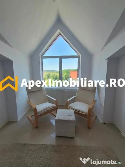 Apartament cu 3 camere semidecomandat în Central