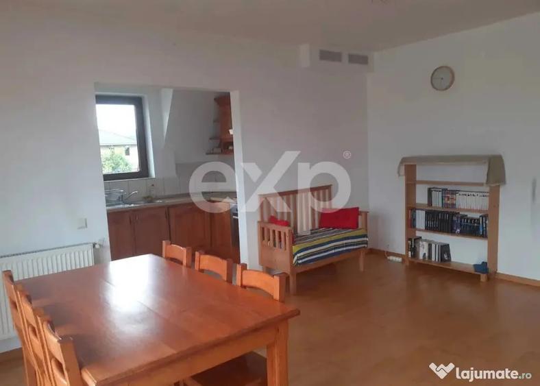 Apartament cu 3 camere semidecomandat în Europa