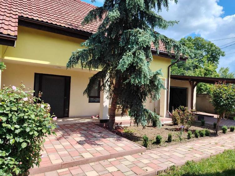 Casă cu 4 camere cu Teren 800 Mp în Periș