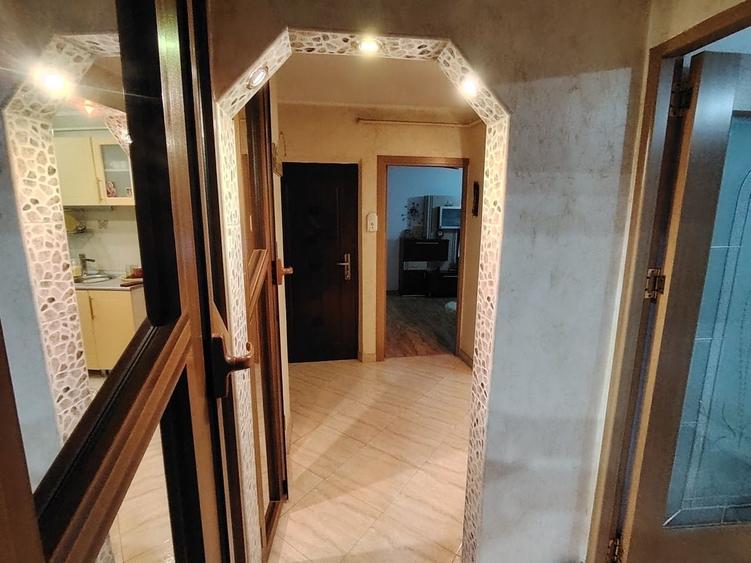 Apartament cu 2 camere decomandat în Central