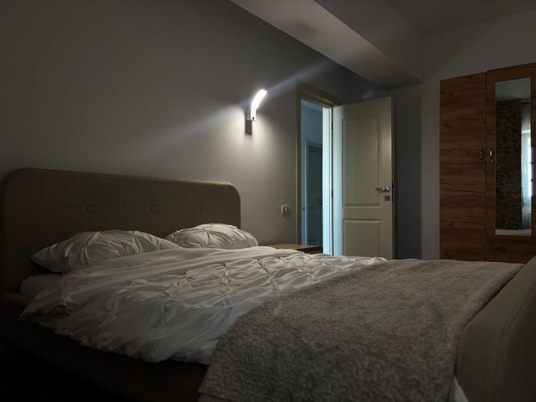 Apartament cu 2 camere decomandat, mobilat în Central