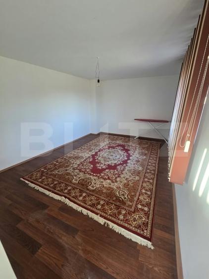Casă individuală cu 5 camere cu Canalizare în Teiș